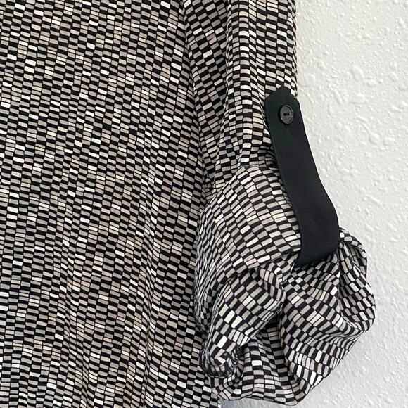 Vince 100% Silk V-Neck Dress Roll Tab Sleeves women’s Size Medium Career office - Picture 3 of 11